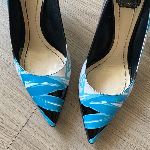 Re-soled Christian Dior Pumps in black with hand painted flowers - Picture 9 of 9